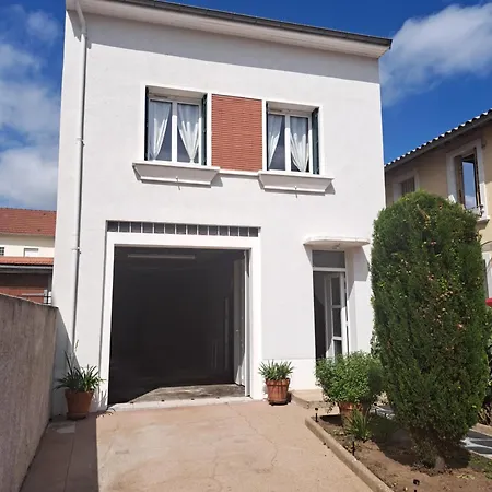 Maison De Avec Cour Et Terrasse Vakantiehuis