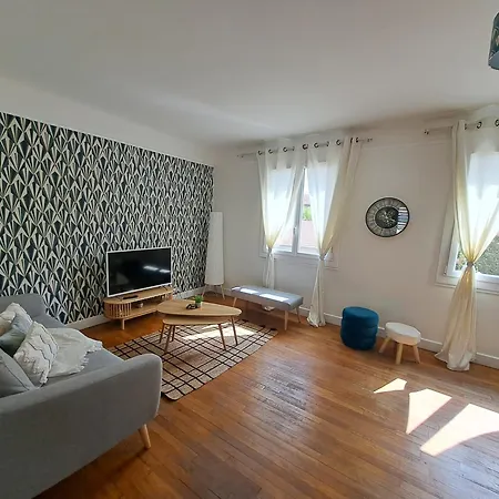 Maison De Avec Cour Et Terrasse